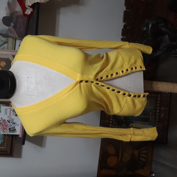 Zenana Outfitters Sweaters - Womens Sweater Sz Small Super Cute Spring Yellow Long Sleeve ZENANA OUTFITTERS